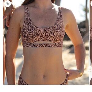 Coconut Ave top like new